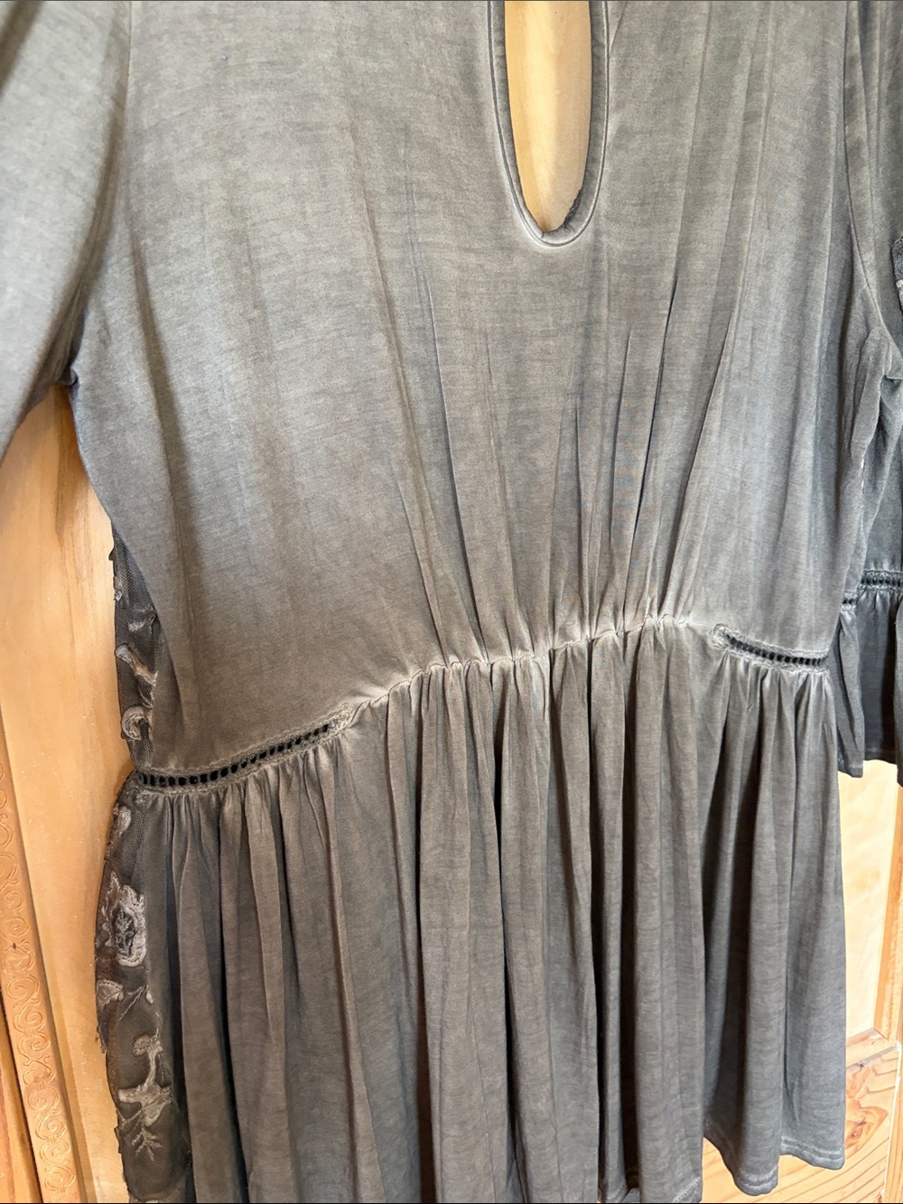 ๐ POL Olive Green Lace Accent Tunic Top - Picture 15 of 16